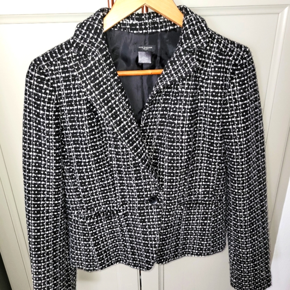 ANN TAYLOR BLAZER